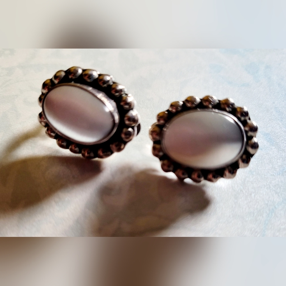 TL-19 Mexico 925 Mabe Oval Shape Clip On Earnings